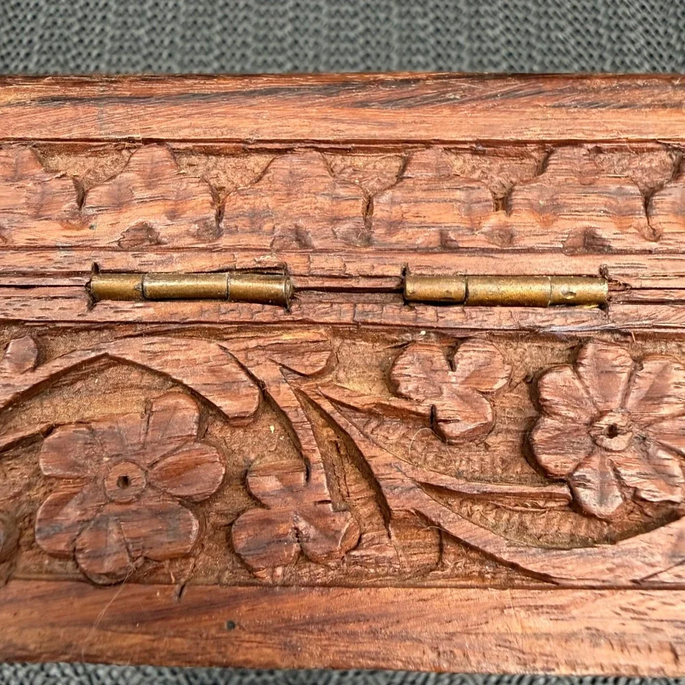 Hand Carved Wooden Trinket Box Floral Inlay Hinged Jewelry Keepsake Box 4x4